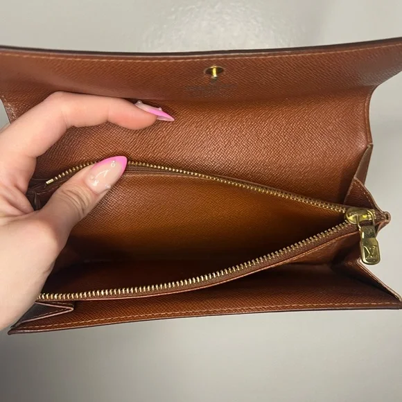 Authentic Louis Vuitton Wallet LV - Picture 9 of 11